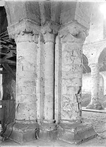 Eglise Saint-André (ancienne) Vue intérieure du transept sud : Pilier, Durand, Jean-Eugène (photographe), 
