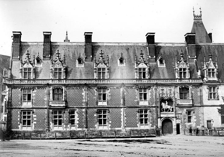 Château Façade Louis XII, état après restauration, Mieusement, Médéric (photographe), 