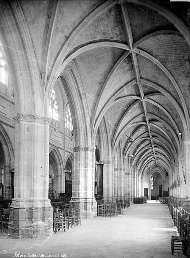Cathédrale Saint-Louis Vue intérieure du bas-côté sud, vers l'est, Mieusement, Médéric (photographe), 