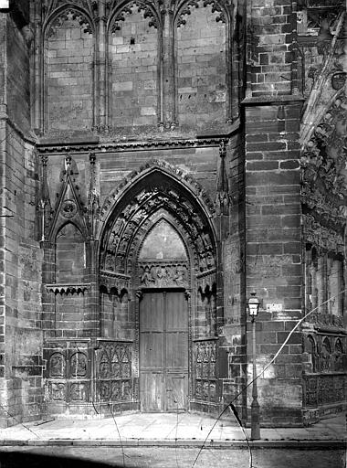 Eglise Saint-Etienne Façade ouest, porte gauche, Durand, Eugène (photographe), 