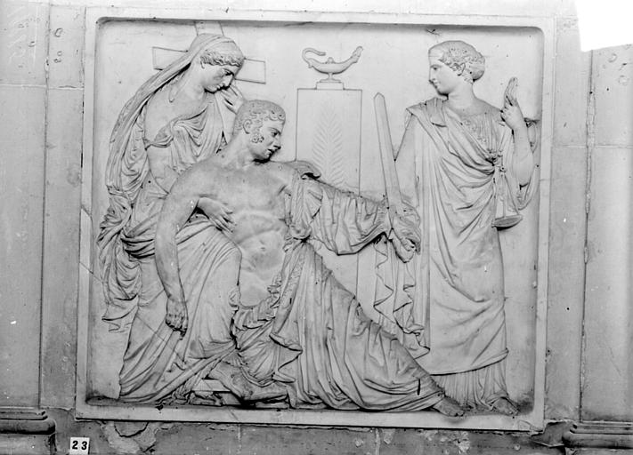 Abbaye Saint-Germain (ancienne) ; Eglise abbatiale Monument funéraire en marbre du Duc de Berry, mort en 1852 : bas-relief, Gossin (photographe), 