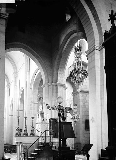 Eglise Saint-Trophime Nef, Enlart, Camille (historien), 