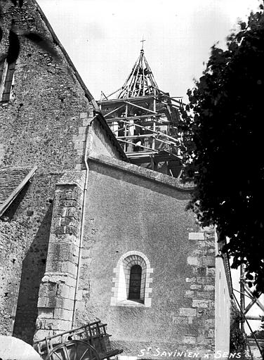 Eglise Saint-Savinien Clocher échafaudé, Louzier (photographe), 