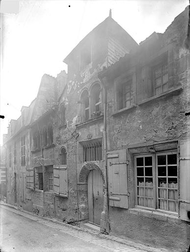 Hôtel de la Bidolière (ancien) ; Maison romane Façade sur rue, Gossin (photographe), 