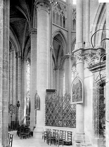 Cathédrale Saint-Etienne Déambulatoire, Enlart, Camille (historien), 