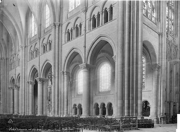 Cathédrale Saint-Etienne Vue intérieure de la nef, côté nord, Mieusement, Médéric (photographe), 