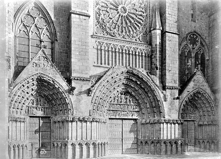 Cathédrale Saint-Pierre Portails de la façade ouest, Mieusement, Médéric (photographe), 
