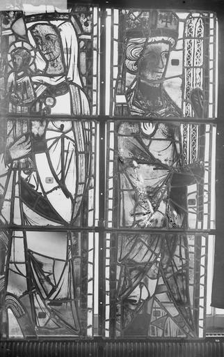 Cathédrale Notre-Dame Vitraux de la fenêtre axiale du choeur, panneaux inférieurs, Nadeau, H. (photographe), 