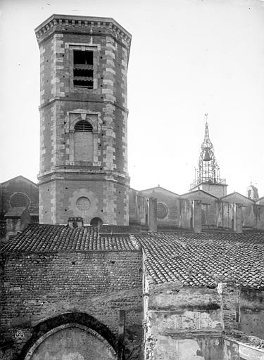 Cathédrale Saint-Jean-Baptiste Clocher, côté nord, Mieusement, Médéric (photographe), 