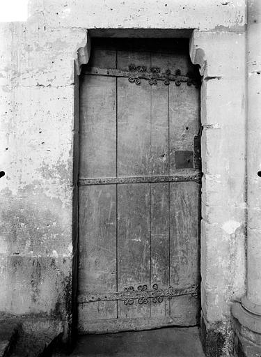 Eglise Vue intérieure : Porte donnant accès au clocher, Heuzé, Henri (photographe), 