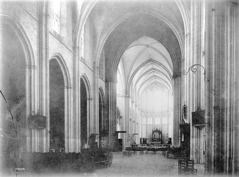Cathédrale Nef, intérieur, vue de l'entrée, Mieusement, Médéric (photographe), 