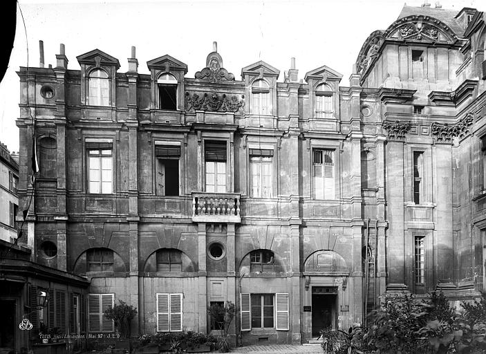 Hôtel Lamoignon Aile gauche sur cour, Durand, Eugène (photographe), 