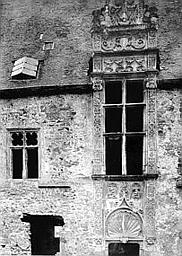 Château Fenêtres, Enlart, Camille (historien), 