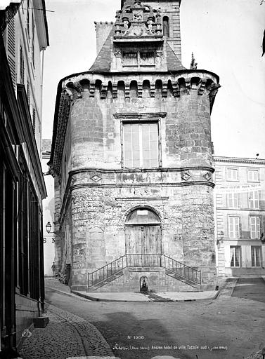 Hôtel de Ville (ancien) , dit Le Pilori Façade sud, Mieusement, Médéric (photographe), 
