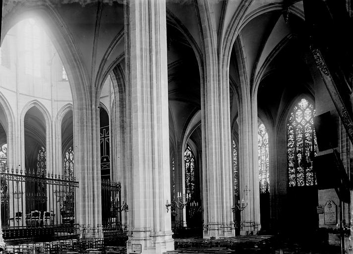 Eglise Saint-Eloi Déambulatoire et choeur, Enlart, Camille (historien), 