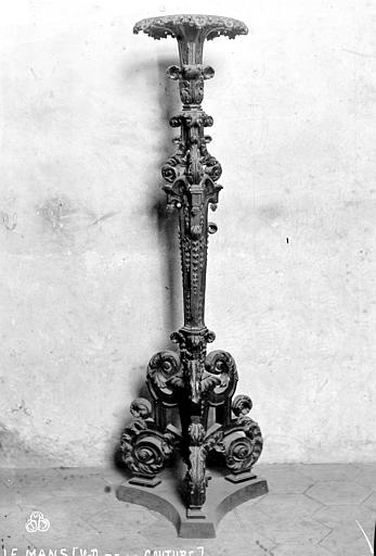 Abbaye de la Couture (ancienne) Eglise, lampadaire bois sculpté, Robert, Paul (photographe), 