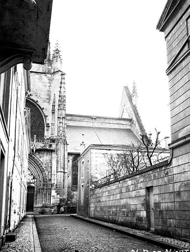 Eglise Notre-Dame Partie latérale, Louzier (photographe), 