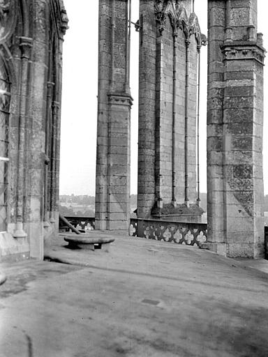 Cathédrale Galerie extérieure : détail, Chaine, Henri (architecte), 