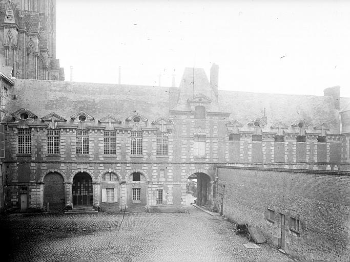 Palais épiscopal (ancien) ; Palais de Justice Façade nord, Durand, Jean-Eugène (photographe), 