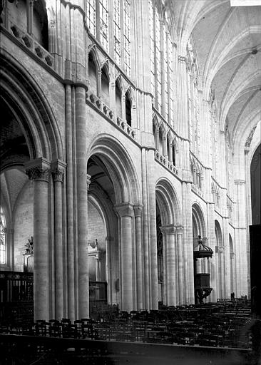 Cathédrale Notre-Dame Nef, Enlart, Camille (historien), 