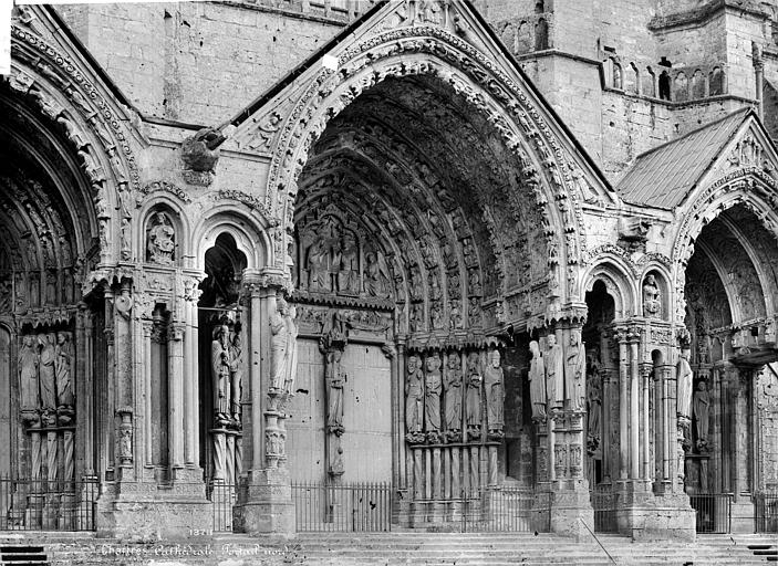 Cathédrale Notre-Dame Portail central de la façade nord, Mieusement, Médéric (photographe), 