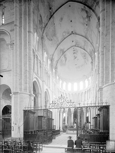 Eglise Sainte-Croix Vue intérieure de la croisée et du choeur, Heuzé, Henri (photographe), 