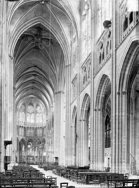 Cathédrale (ancienne) ; Eglise Saint-Etienne Nef et choeur, Gossin (photographe), 