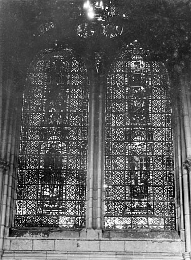 Cathédrale Notre-Dame Vitrail, baie de la nef, Sainsaulieu, Max (photographe), 