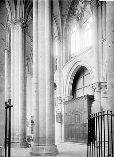 Cathédrale Saint-Etienne Déambulatoire, Enlart, Camille (historien), 