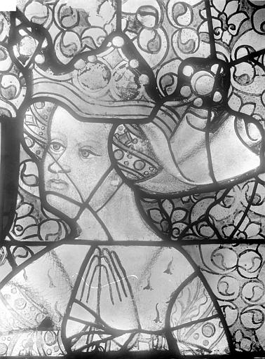 Cathédrale Saint-Julien Relevé de panneau de vitrail (détail) : tête d'une reine priant, Durand, Jean-Eugène (photographe), 75 ; Paris ; Médiathèque de l'Architecture et du Patrimoine