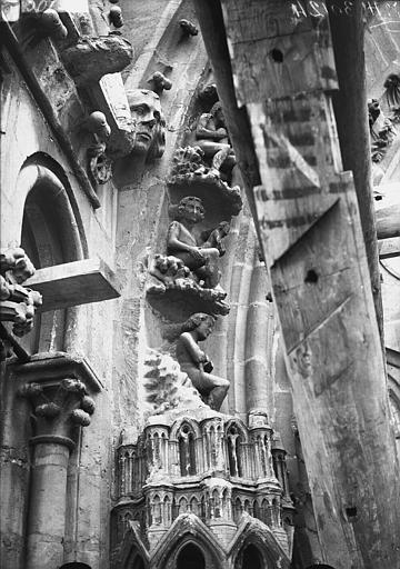 Cathédrale Notre-Dame Portail nord, détail de la partie inférieure de la rose, Lajoie, Abel, 
