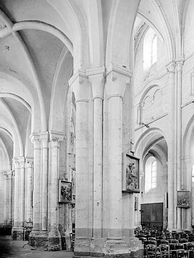 Eglise Saint-Etienne Intérieur, Enlart, Camille (historien), 