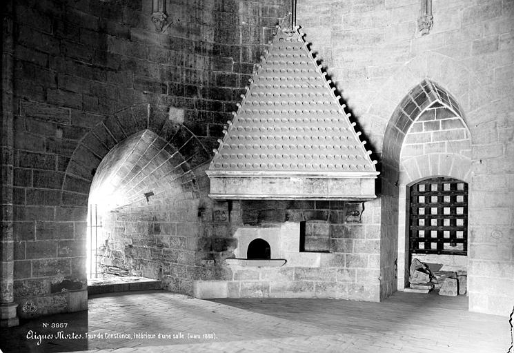 Remparts Tour de Constance : Vue intérieure d'une salle, Mieusement, Médéric (photographe), 