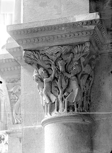 Cathédrale Saint-Vincent (ancienne) Chapiteau de la nef : Les Offrandes de Caïn et d'Abel, Heuzé, Henri (photographe), 