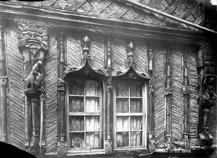 Maison François 1er dite de la Salamandre Façade sur rue : Fenêtres jumelées à accolades du 1e étage, Mieusement, Médéric (photographe), 