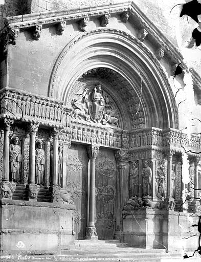 Eglise Saint-Trophime Portail de la façade ouest : porte centrale, Mieusement, Médéric (photographe), 