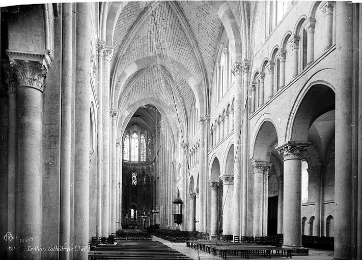 Cathédrale Saint-Julien Vue intérieure de la nef, vers le choeur, Mieusement, Médéric (photographe), 