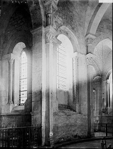 Eglise Piliers et chapiteau, Enlart, Camille (historien), 