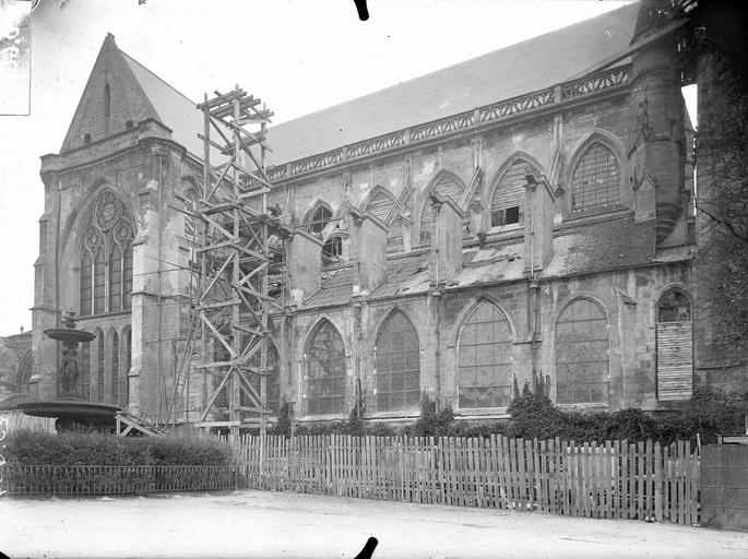 Eglise Saint-Jacques Façade latérale, partie, Service photographique, 