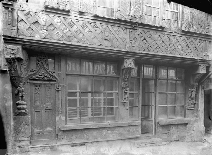 Maison François 1er dite maison de la Salamandre Façade sur rue : Rez-de-chaussée, Durand, Jean-Eugène (photographe), 