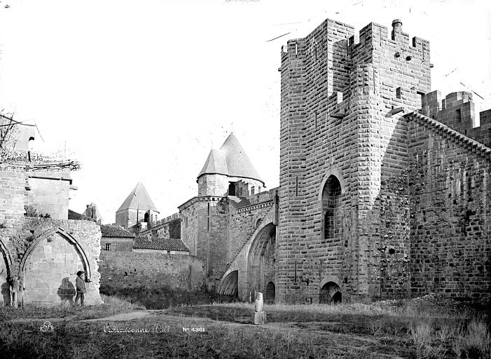 Cité ; Remparts Vue intra-muros : Porte de Saint-Nazaire ou des Lices, Mieusement, Médéric (photographe), 
