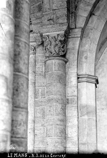 Abbaye de la Couture (ancienne) Eglise : Colonne et chapiteau de la nef, Robert, Paul (photographe), 