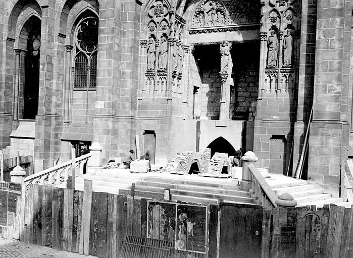 Cathédrale Notre-Dame Portail pendant la construction, Chaine, Henri (architecte), 