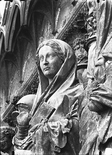 Cathédrale Notre-Dame Portail ouest, buste de la Vierge de la Visitation, Lajoie, Abel, 