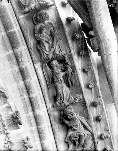 Cathédrale Notre-Dame Rose du bras nord du transept, claveau de voussure, Lajoie, Abel, 