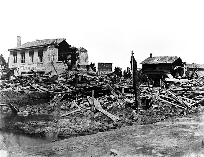 Maisons (ruines) Maisons détruites par les inondations, Baldus, Edouard (photographe), 
