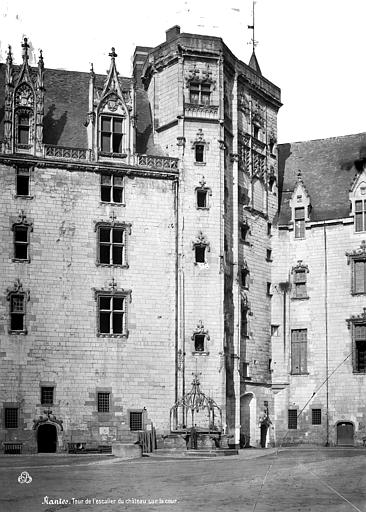 Château des ducs de Bretagne Tourelle d'escalier, Mieusement, Médéric (photographe), 