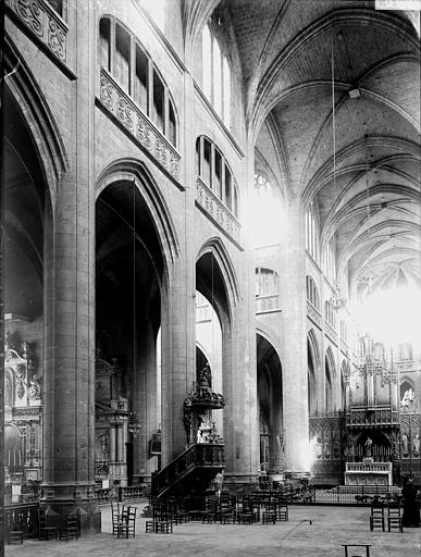 Cathédrale Sainte-Marie Nef vue de l'entrée, Enlart, Camille (historien), 