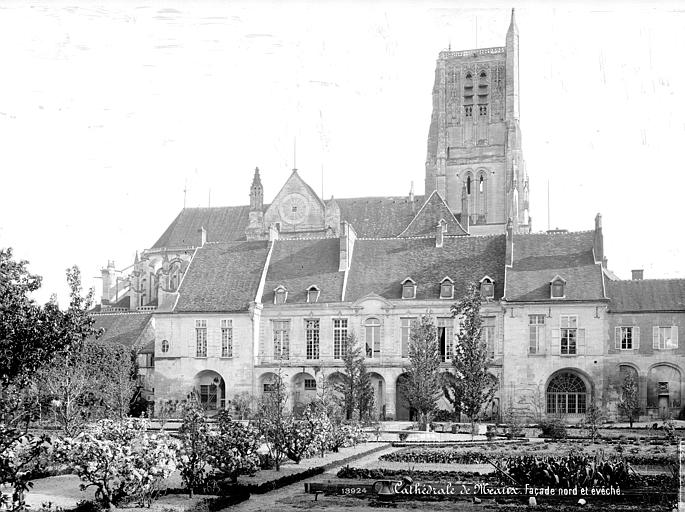 Palais épiscopal (ancien) Façade nord sur le jardin, Mieusement, Médéric (photographe), 