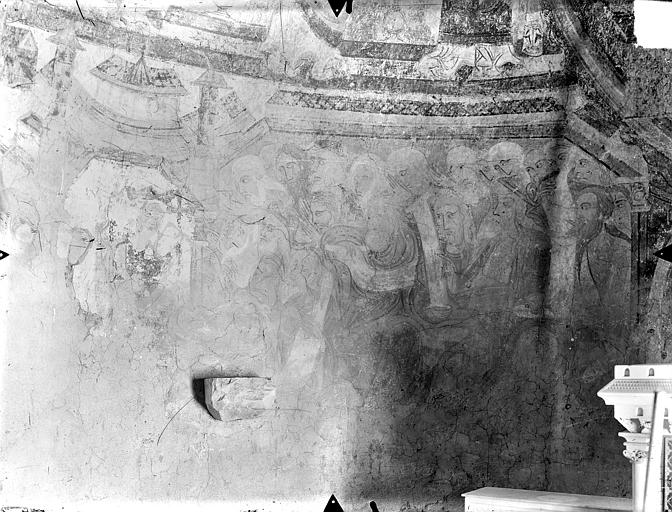 Eglise Notre-Dame (ancienne) Crypte Saint-Catherine - Peintures murales du choeur (partie sud de l'abside, registre inférieur) : Sainte Catherine couronnée discutant avec les rhéteurs d'Alexandrie, Gossin (photographe), 